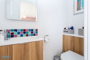 En-suite- click for photo gallery
